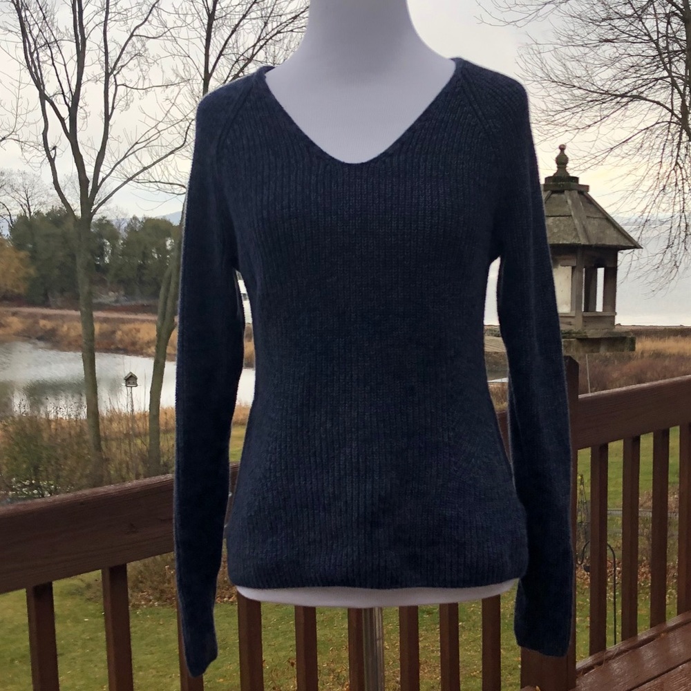 American Eagle Sweater - Picture 2 of 11